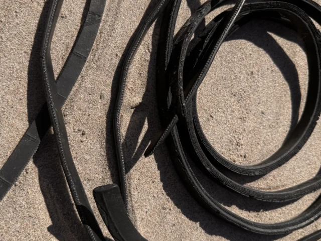 Strapping bands (rubber) used on creels