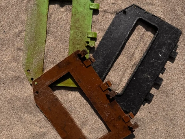 Creel Escape Hatches to allow egress of undersized catch.