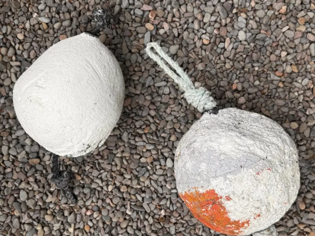 Round polystyrene floats