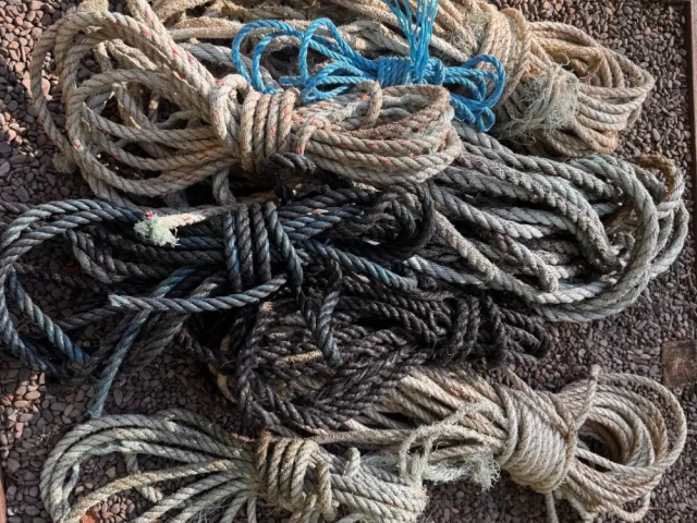 Assorted pieces of rope